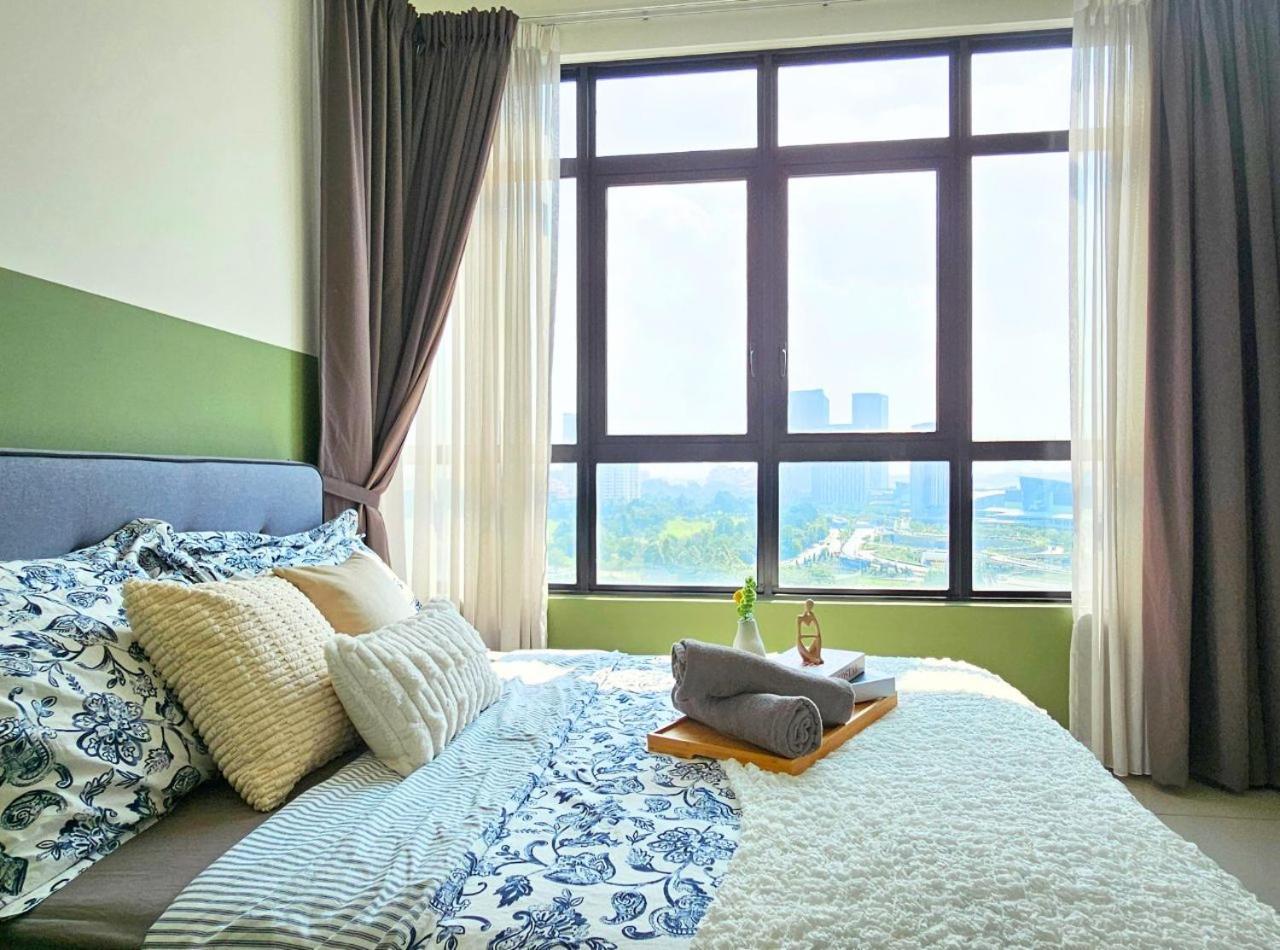 Conezion Near Ioi City Mall, Maeps Serdang, Putrajaya By Cloud Host Exteriör bild