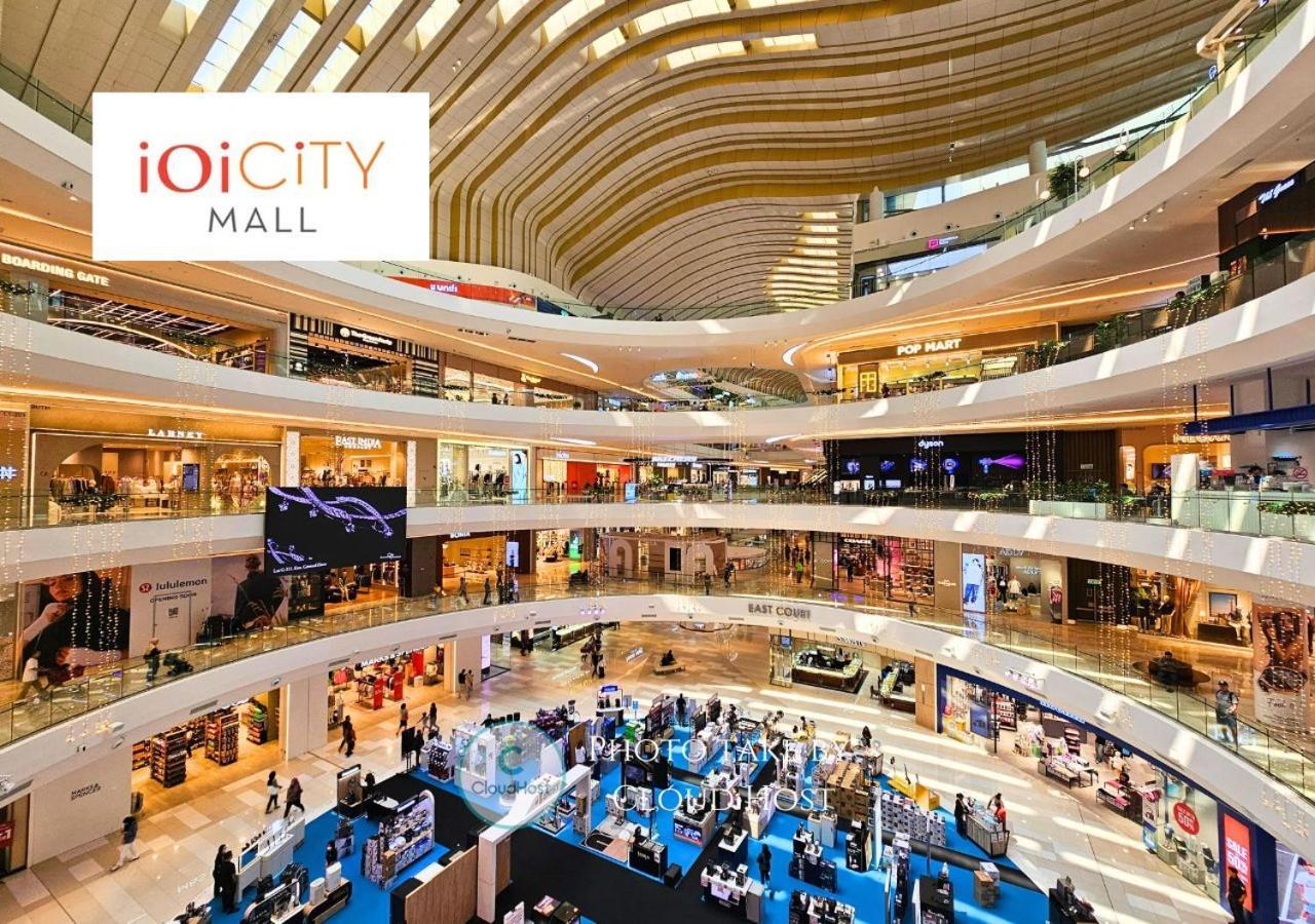 Conezion Near Ioi City Mall, Maeps Serdang, Putrajaya By Cloud Host Exteriör bild