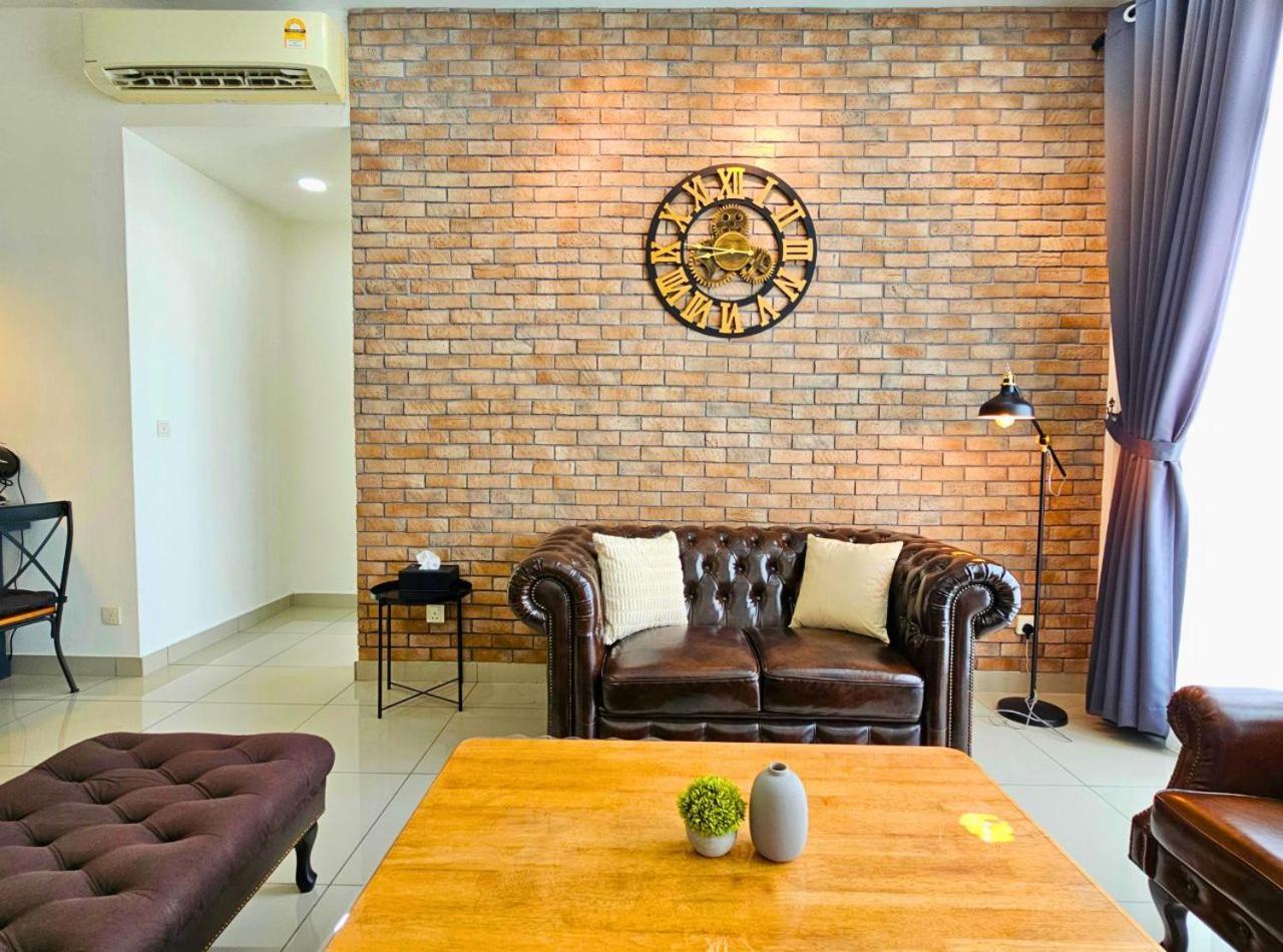 Conezion Near Ioi City Mall, Maeps Serdang, Putrajaya By Cloud Host Exteriör bild